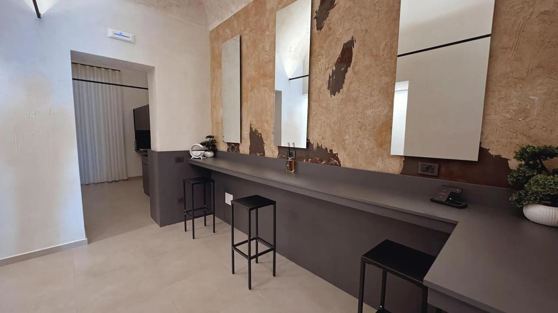 Corona Suite & Rooms Palermo Bed & Breakfast