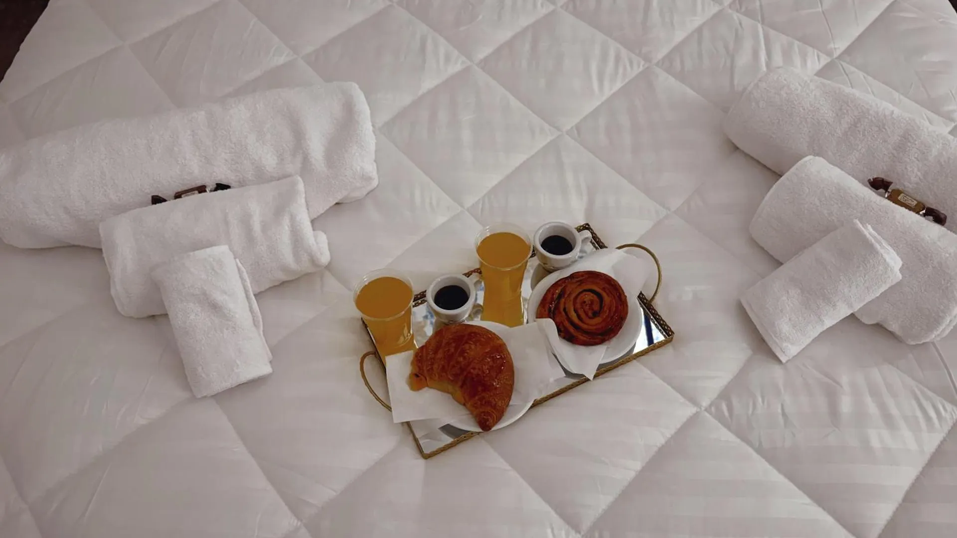 Corona Suite & Rooms Palermo Bed and breakfast
