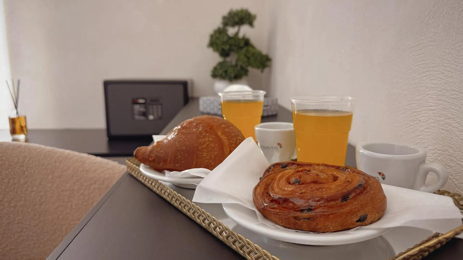Corona Suite & Rooms Palermo 0*,