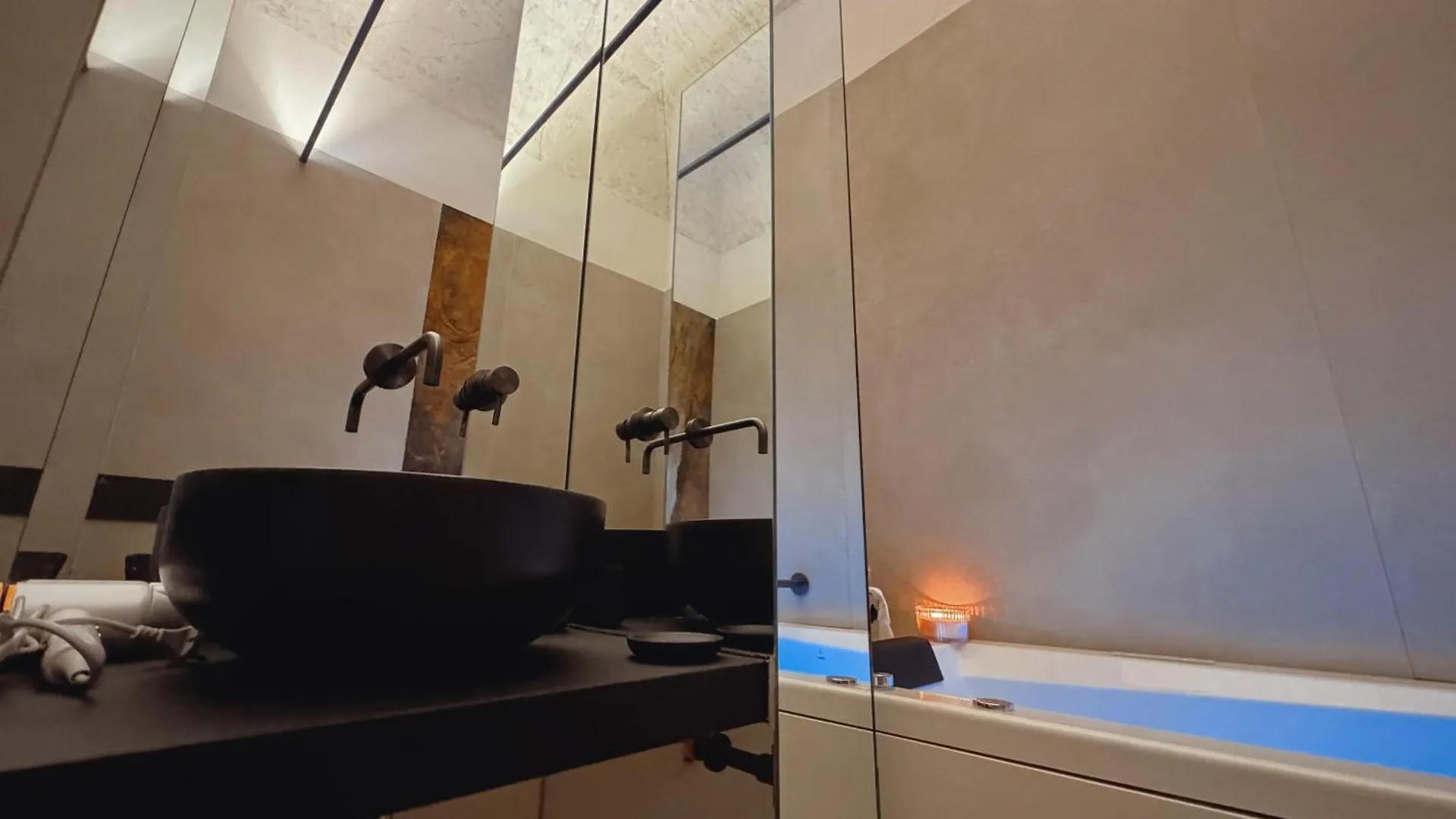 Corona Suite & Rooms Palermo 0*,  Italien