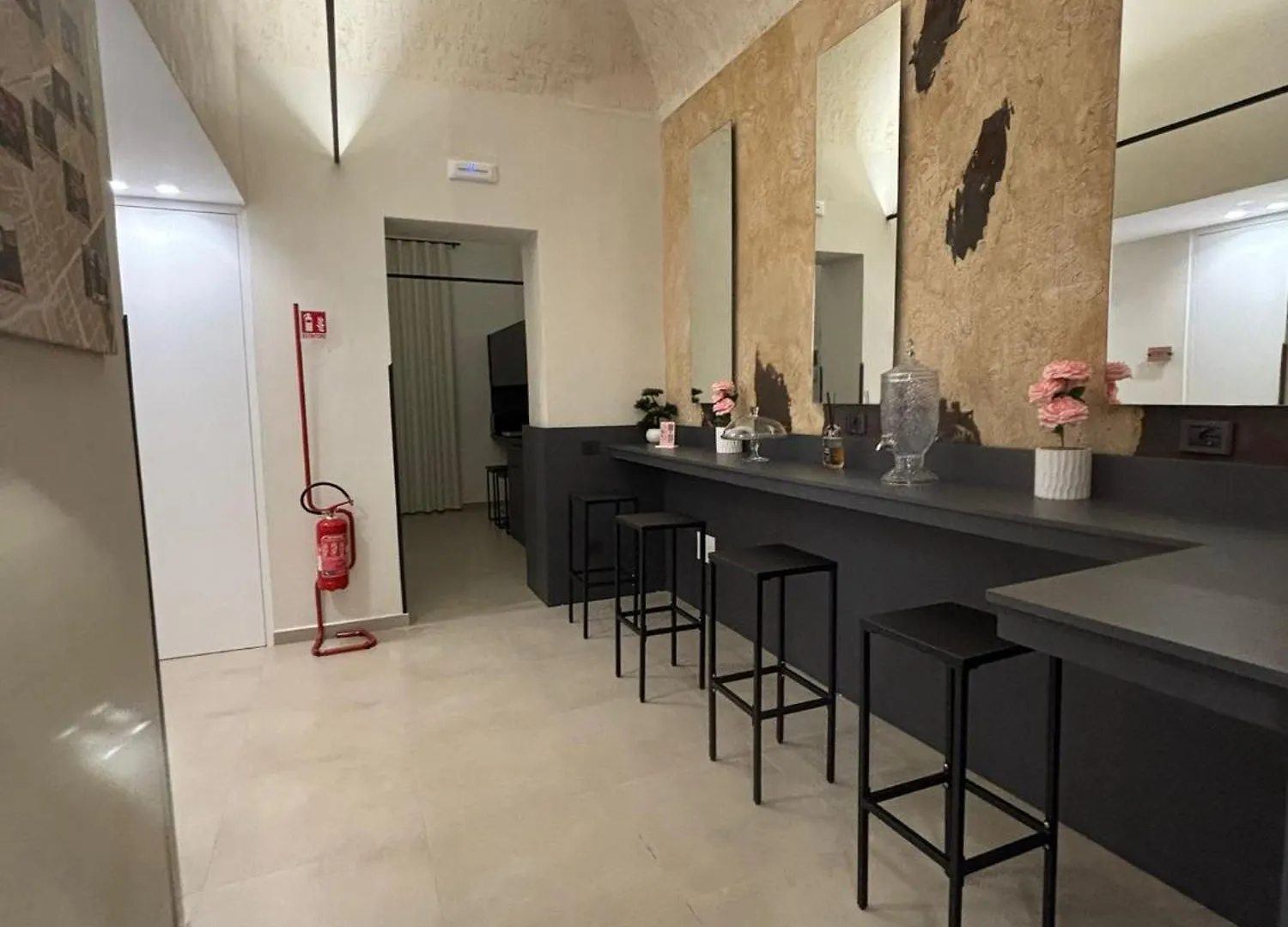 Corona Suite & Rooms Palermo 0*,  Italien