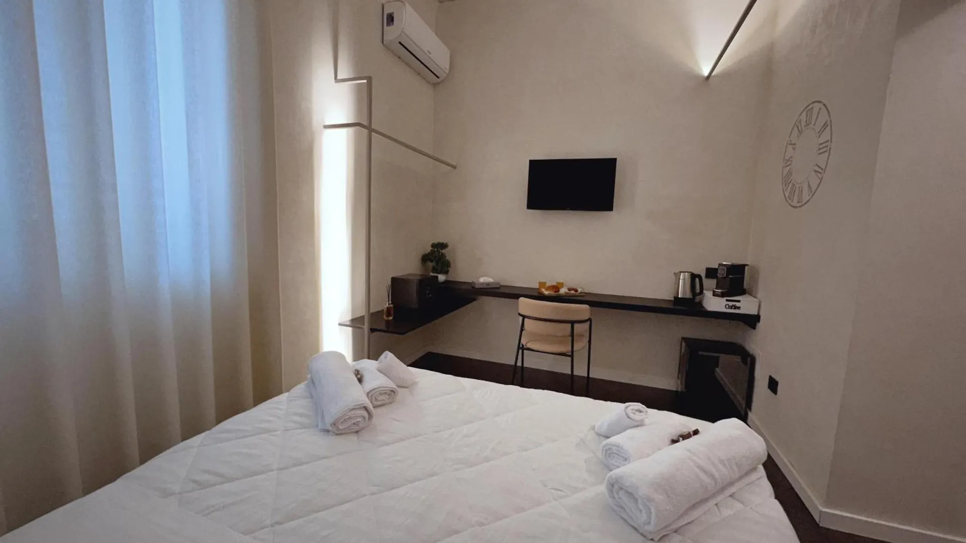 Corona Suite & Rooms Palermo Bed & Breakfast